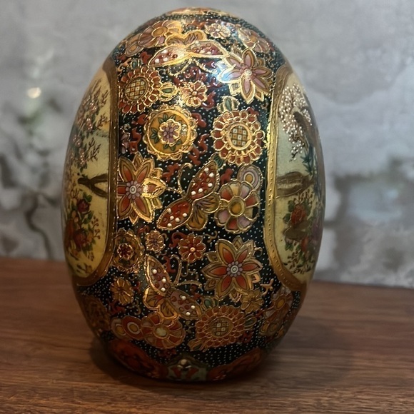 Vintage Satsuma Large Hand Painted Gold Porcelain Ceramic Egg - Picture 2 of 6